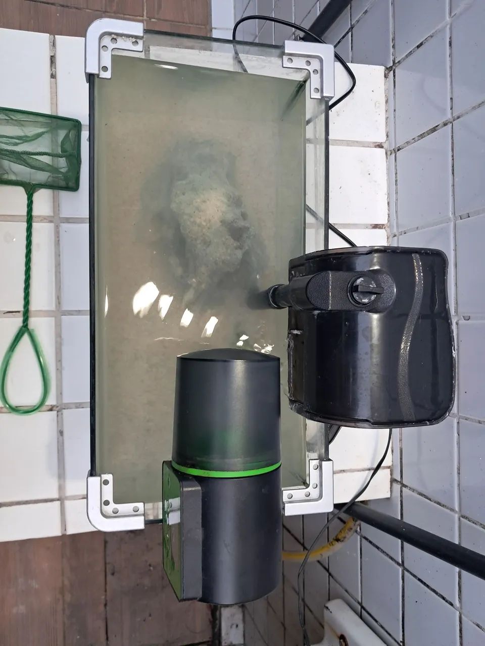 Vendo aquário 15L kit completo bomba e dosador de ração  - Foto 3