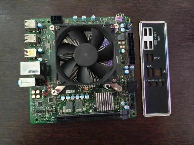 AMD 4700S Desktop Kit + Placa-Mãe + 16 GB GDDR6