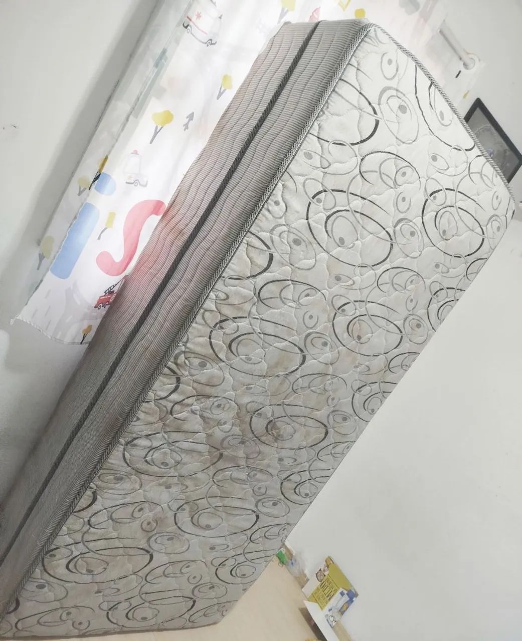 Doando cama box solteiro com colchão acoplado 