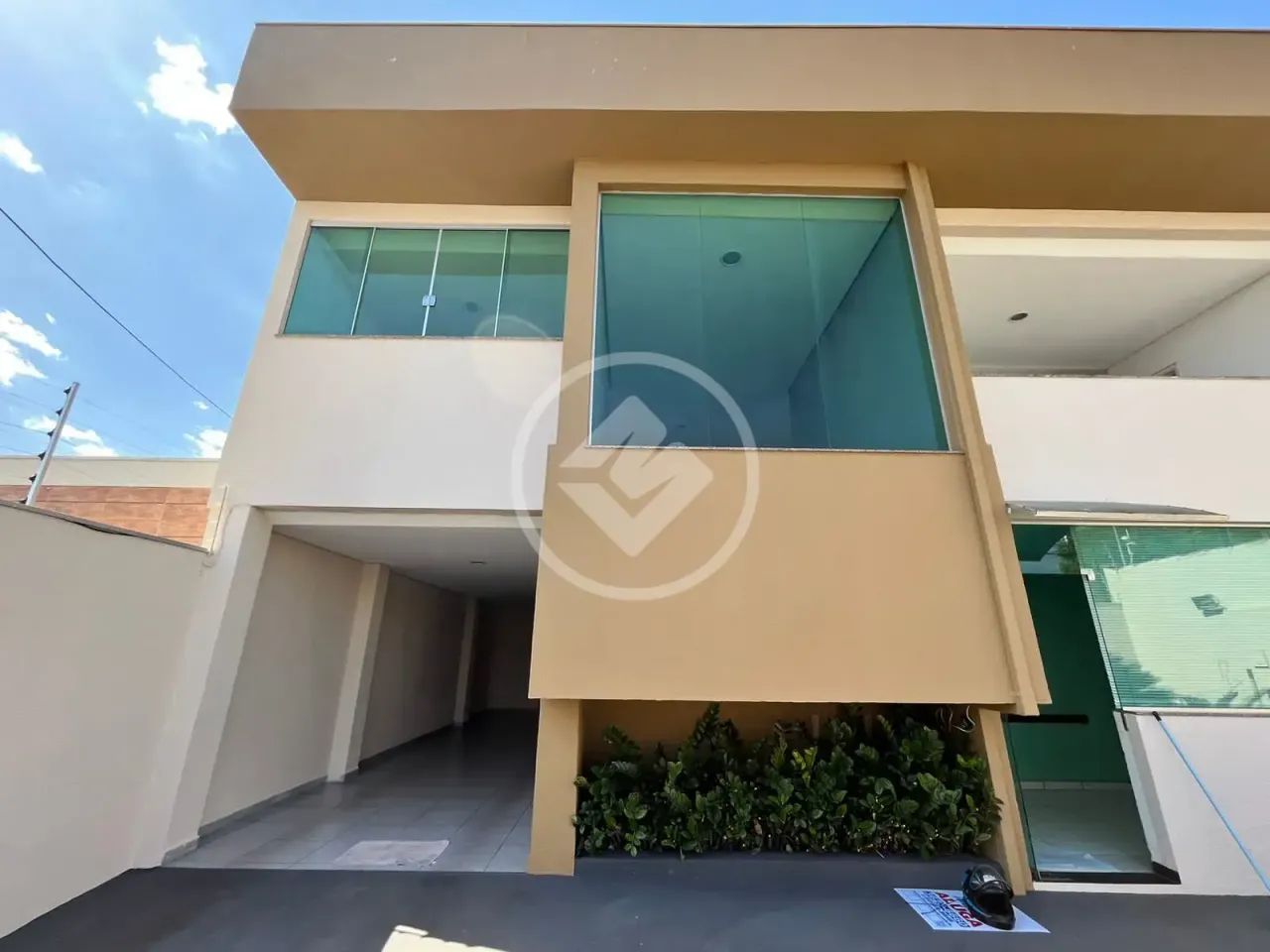 Prédio comercial Araés codigo: 333760