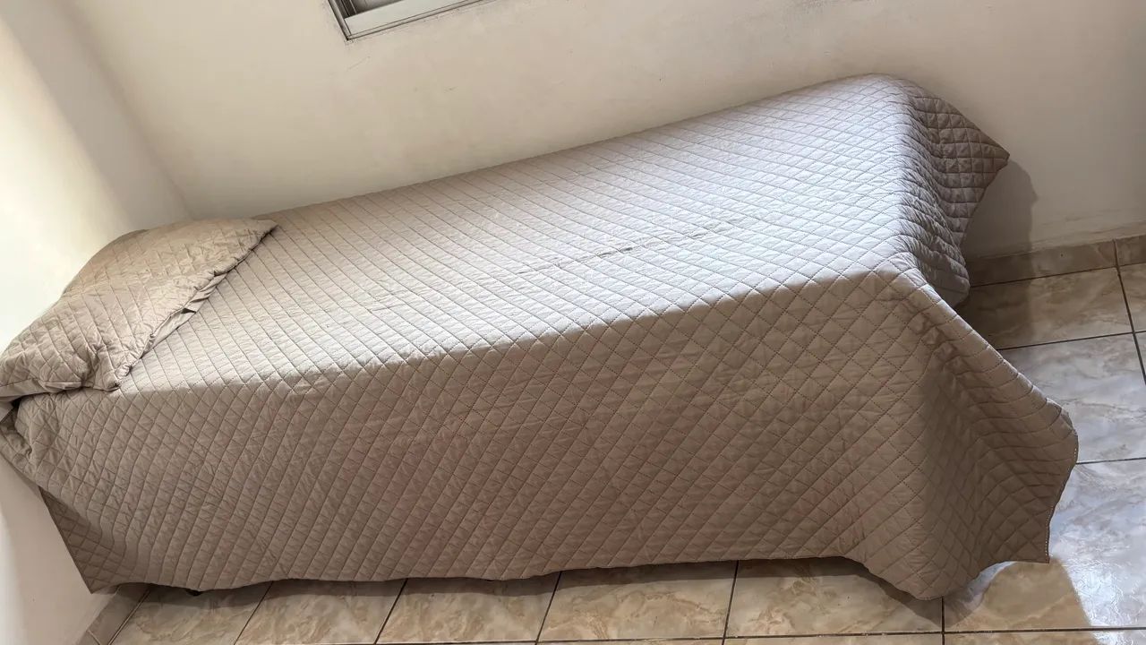 Cama Box e colchão de solteiro 