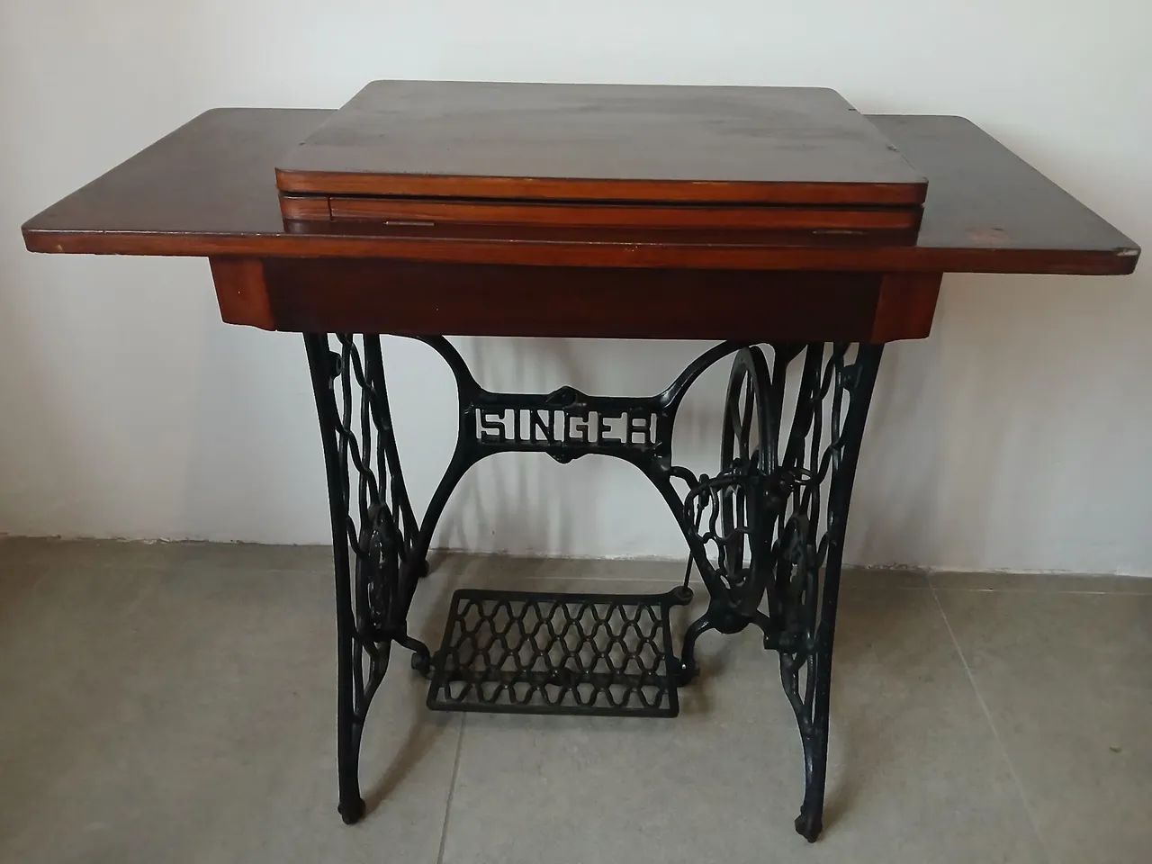 Máquina Singer antiguidade  - Foto 2