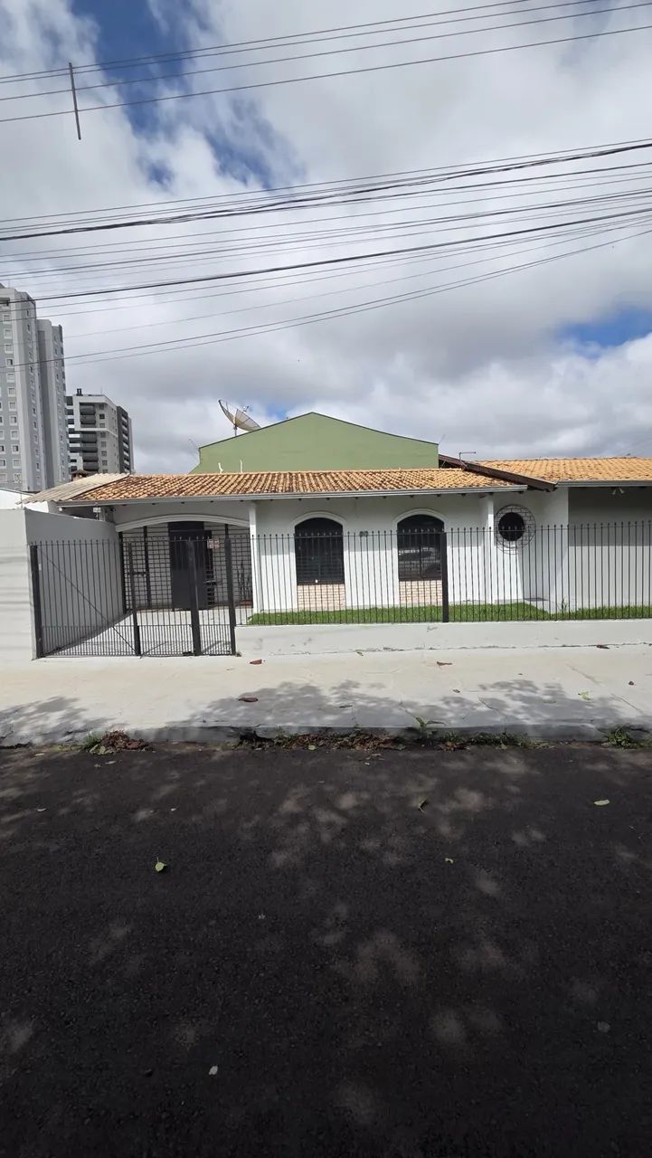 CASA COMERCIAL COM 9 QUARTOS NA REGIÃO CENTRAL DE LONDRINA