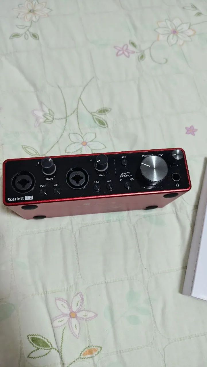 Focusrite Scarlett 2i2 - Foto 4