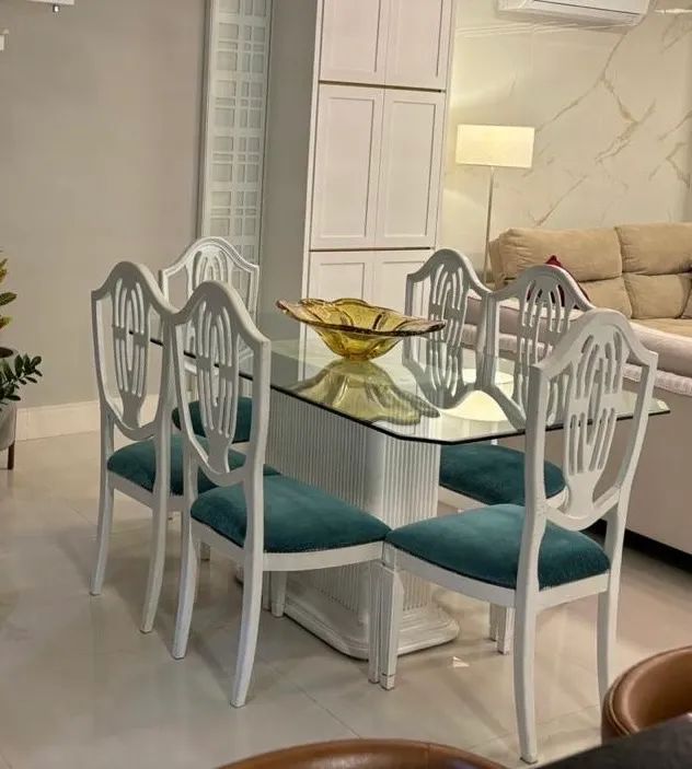 Mesa + 6 cadeiras