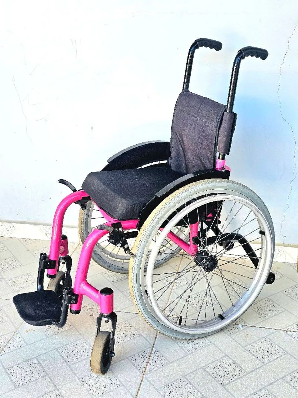 Cadeira de rodas monobloco aro 20 - Foto 5
