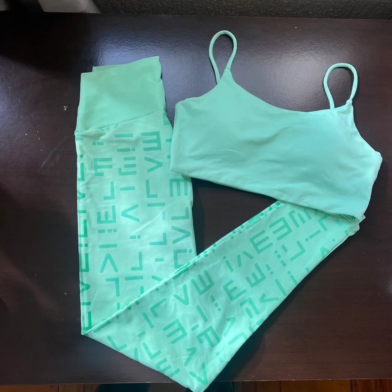 Conjunto live icon verde neon P  - Foto 2