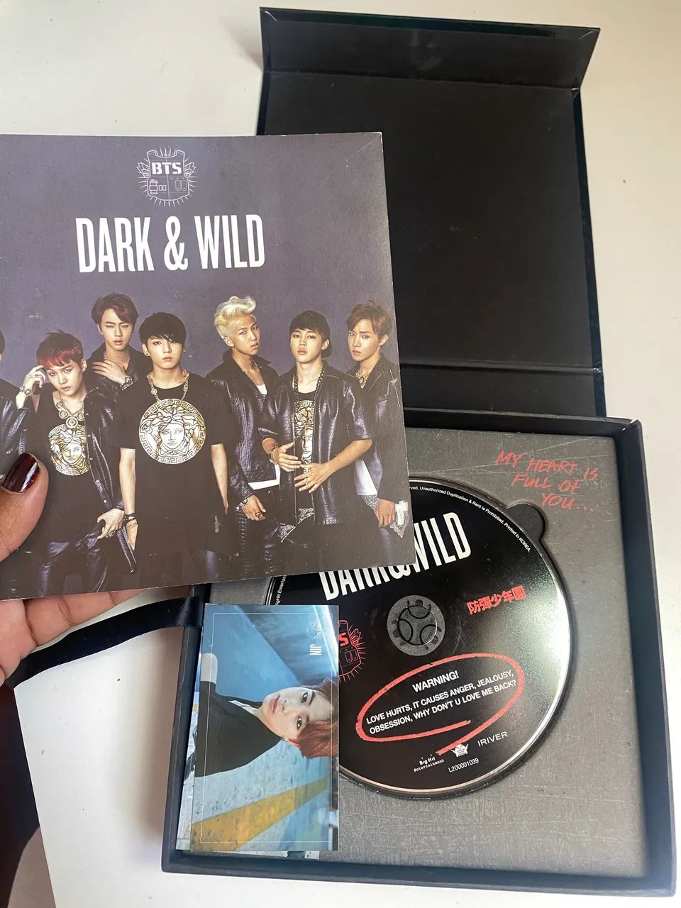 Vendo álbum oficial BTS Dark & Wild - CDs, DVDs etc - Jardim