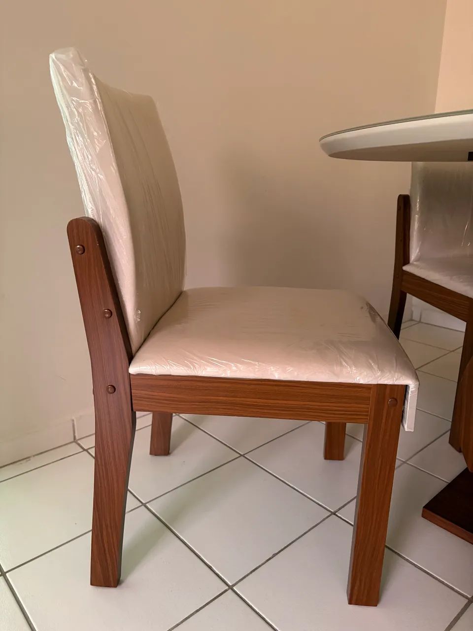 Mesa de jantar com cadeiras