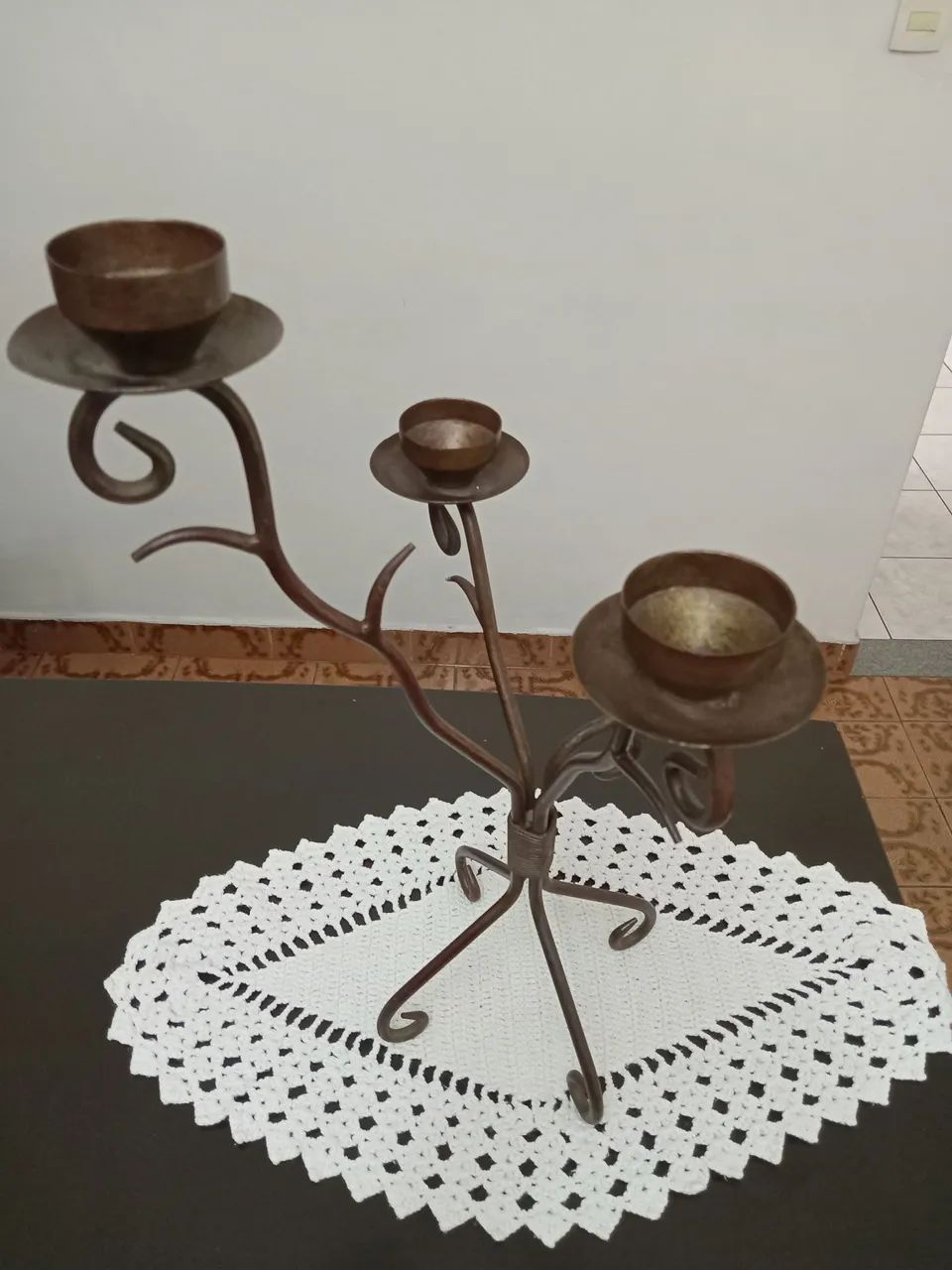 Castiçal de ferro antigo 