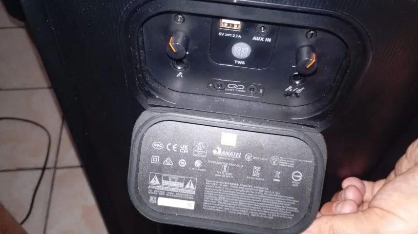 Caixa de Som JBL PartyBox 710 800W Bluetooth Luzes de LED   - Foto 4