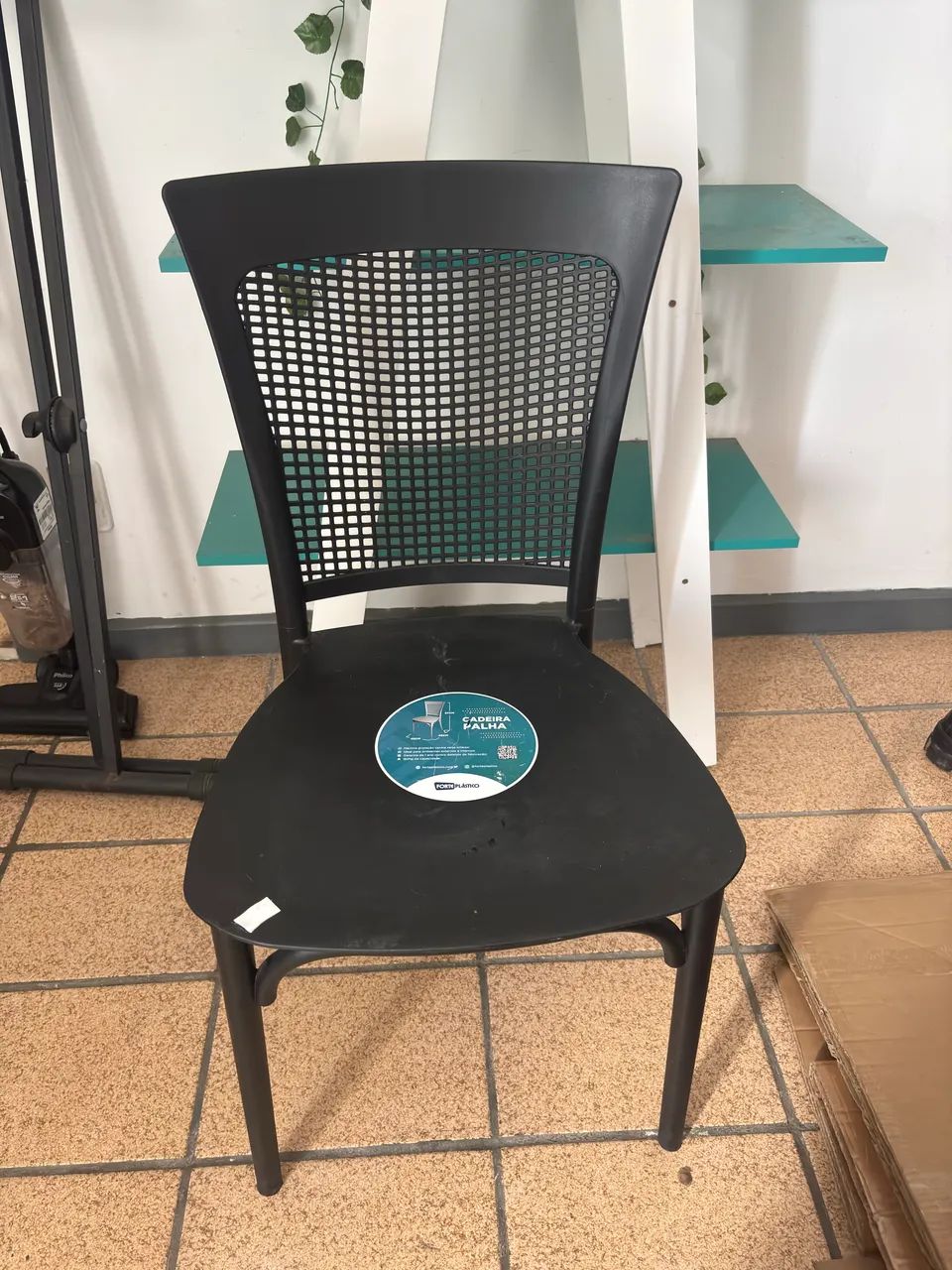 Guarda roupa e cadeiras  - Foto 2