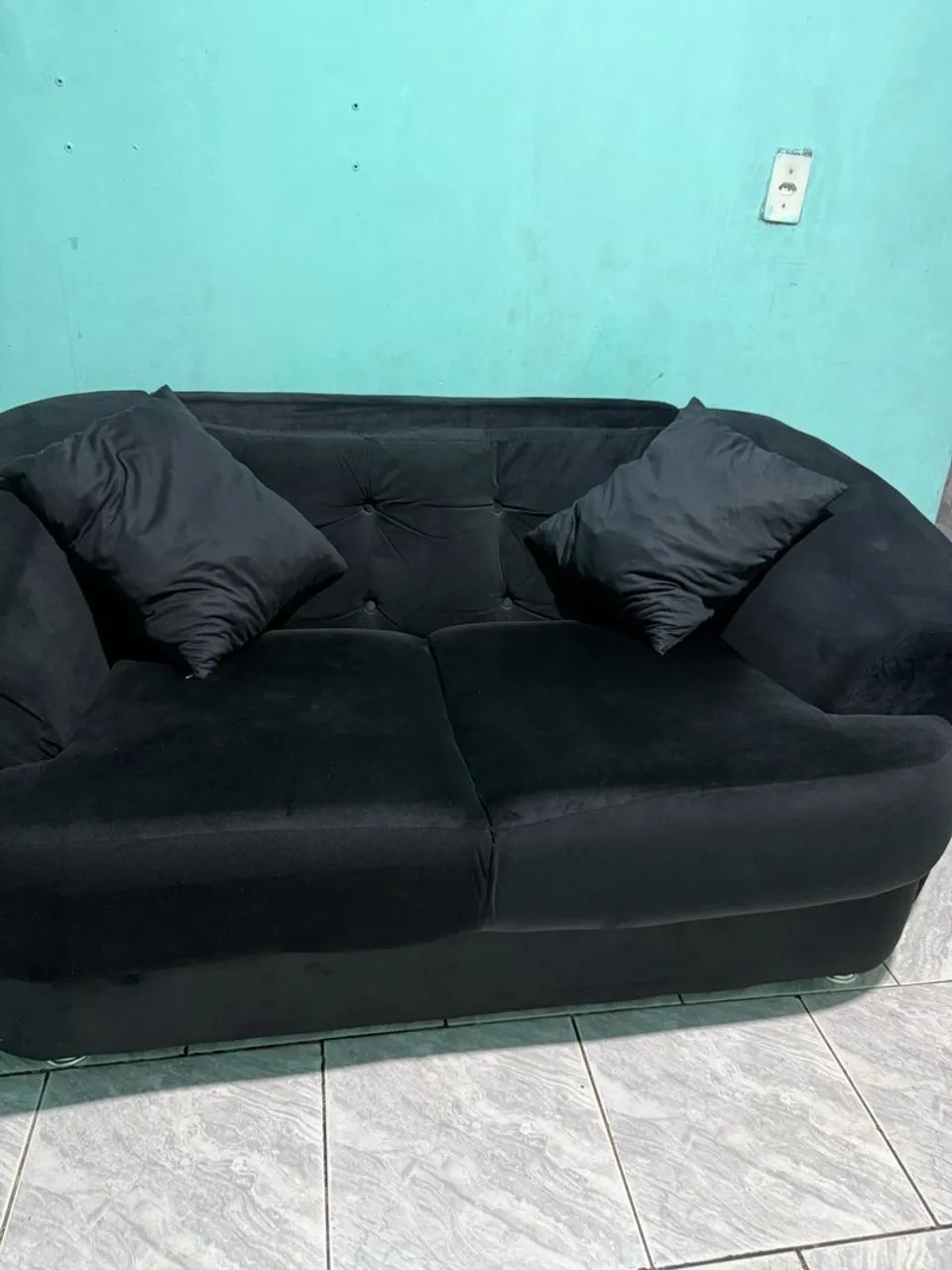 Sofá novo 500.00
