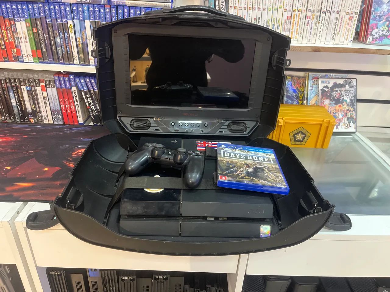 Ps4 com maleta  com dois controle e 7 jogos 