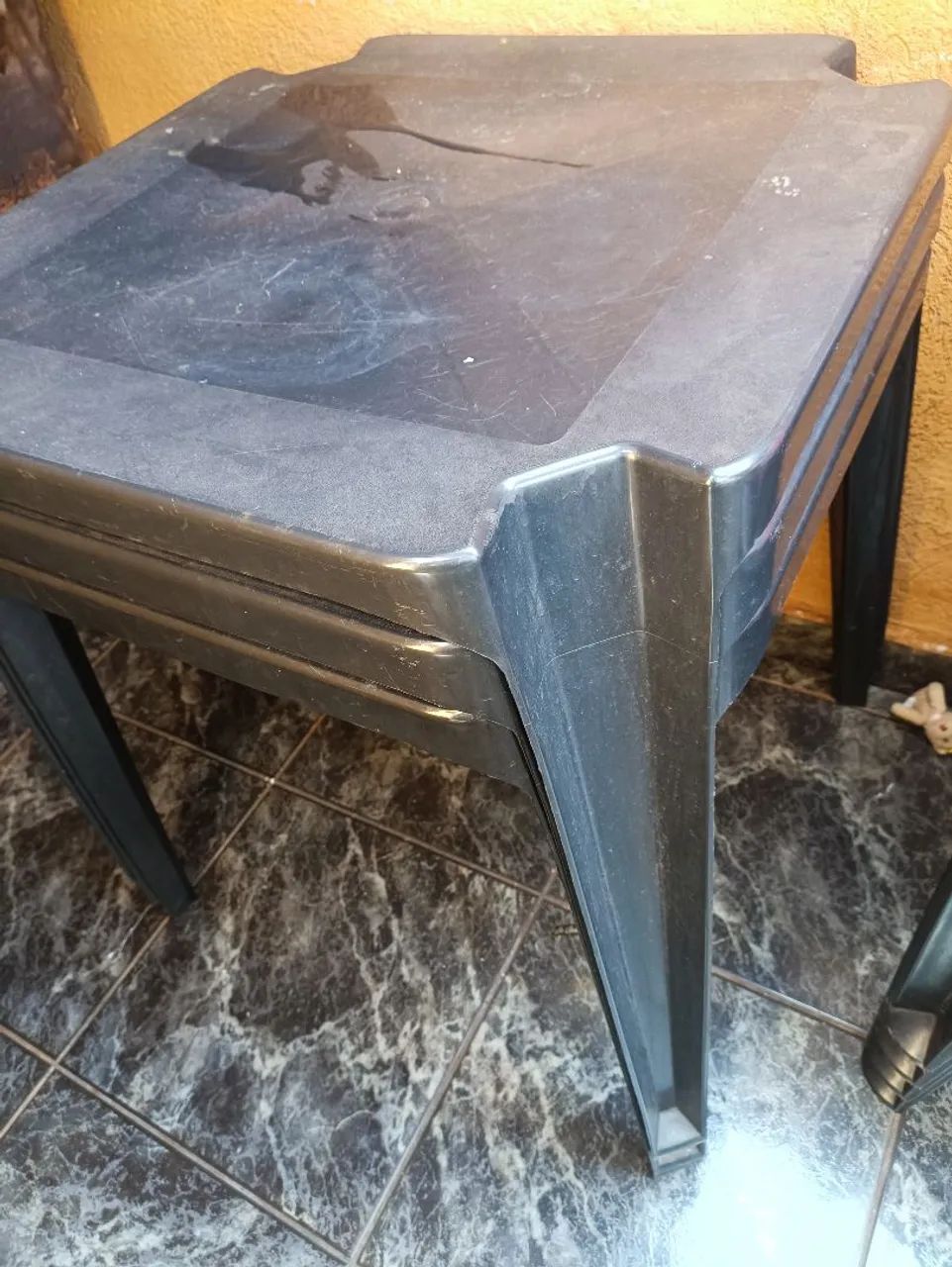 Jogo de Mesa para Bar, com cadeiras. - Foto 2