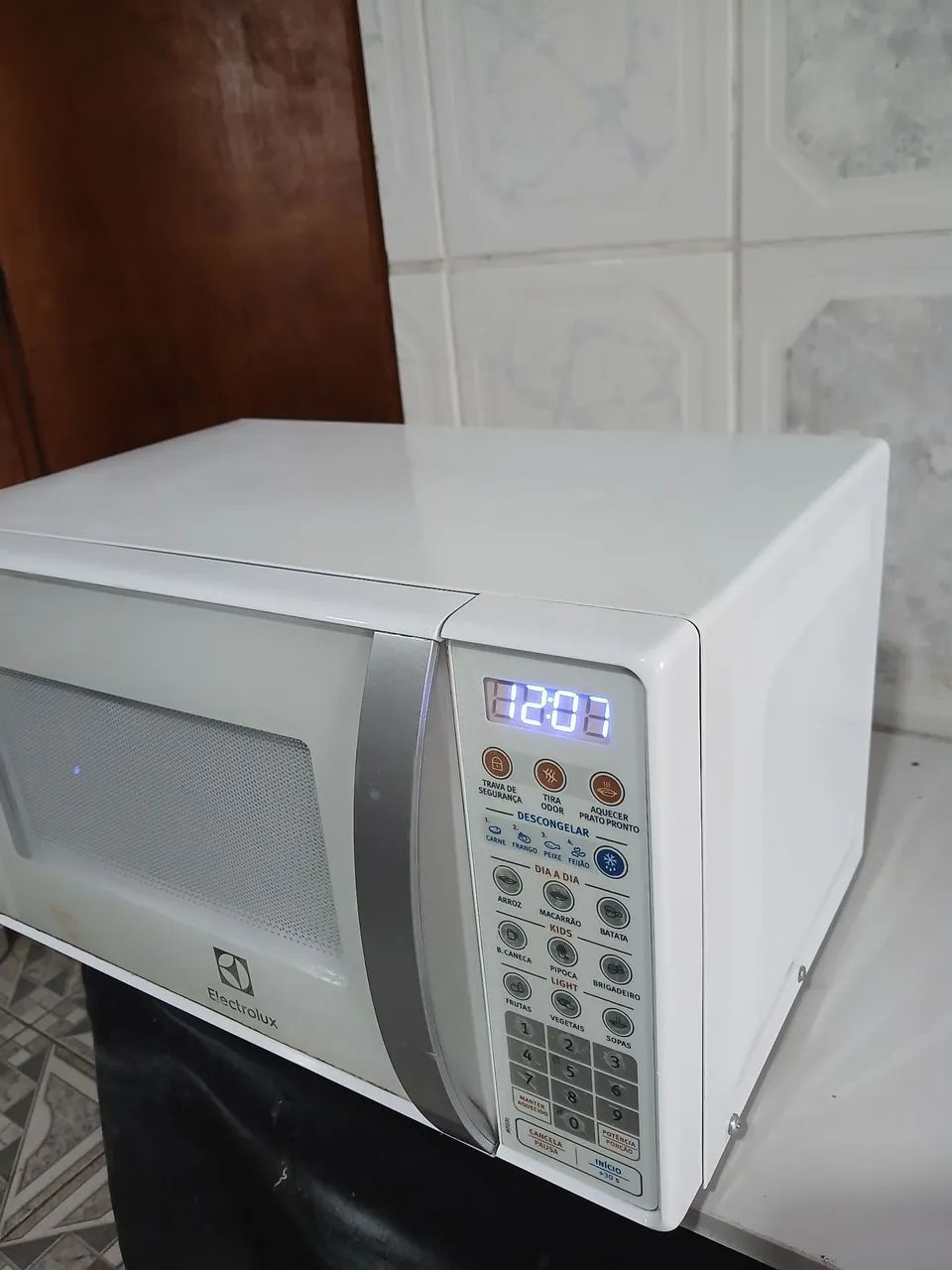 Microondas Electrolux 20l 127V  MT030