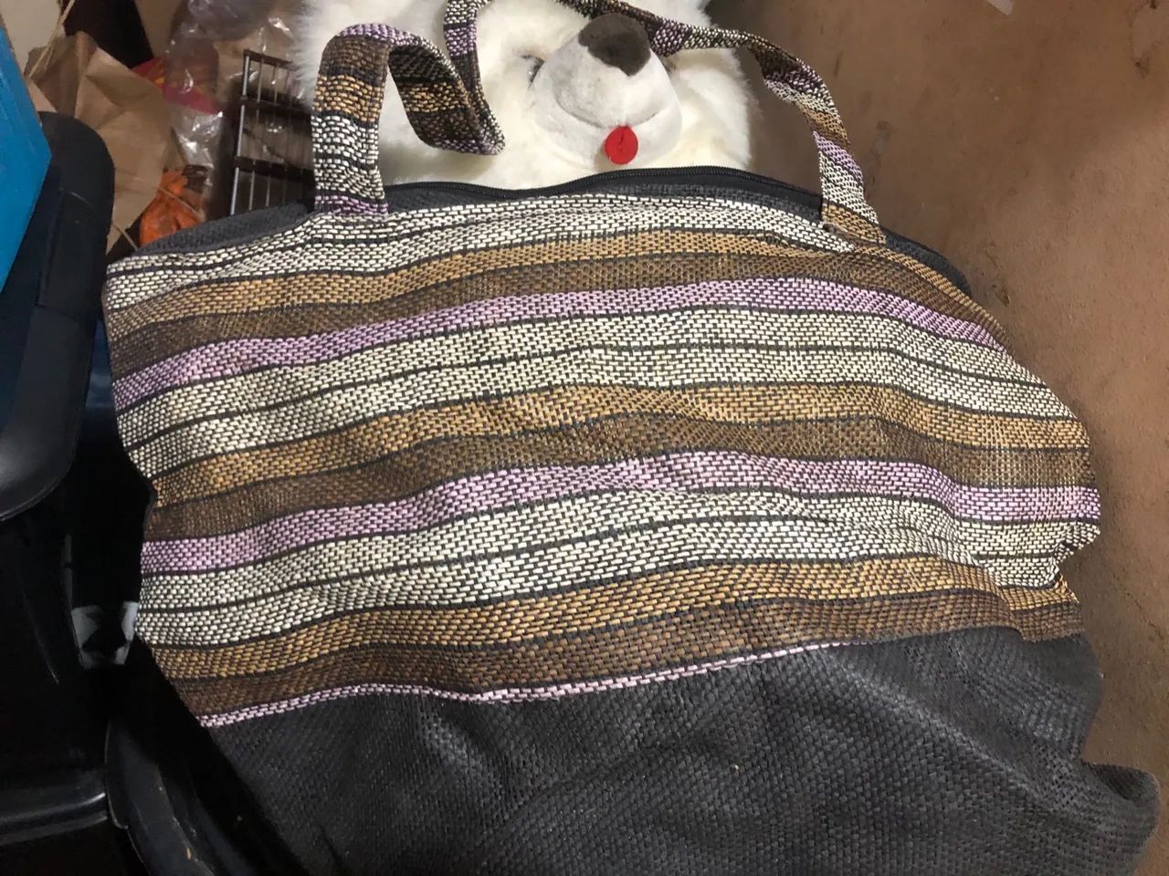 Bolsas grandes em ótimo estado com zíper funcionando 