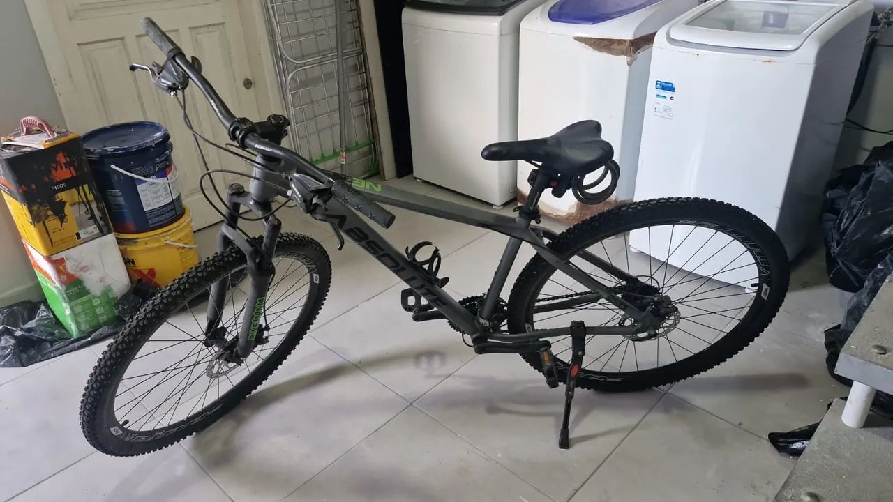 BICICLETA EM ESTADO DE NOVA 