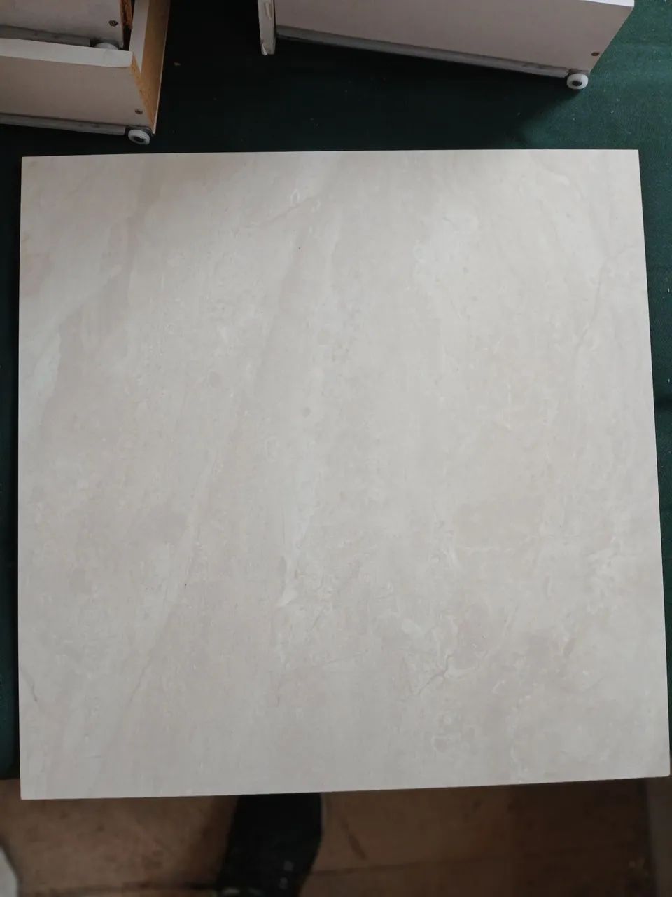 Porcelanato marmorizado bege