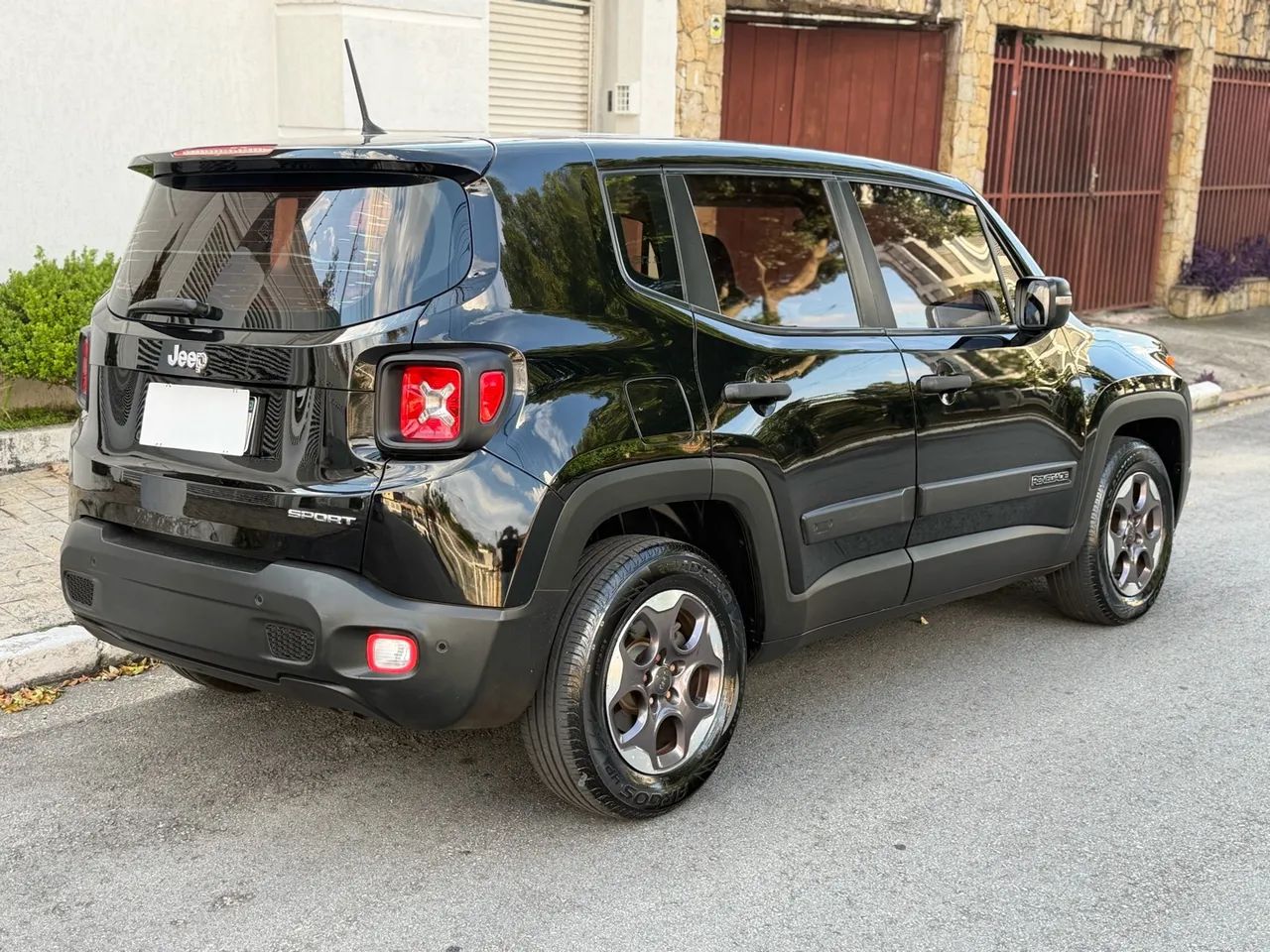 Jeep Renegade Sport 1.8 4x2 Flex 16V Mec., foto 5 de 14