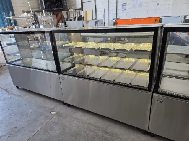 Vitrine expositora refrigerada profissional em aço inox