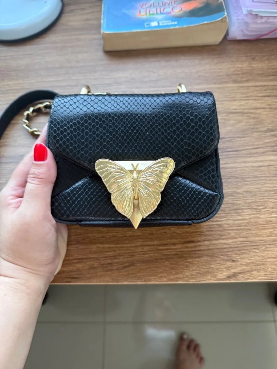 Bolsa Schutz em couro 