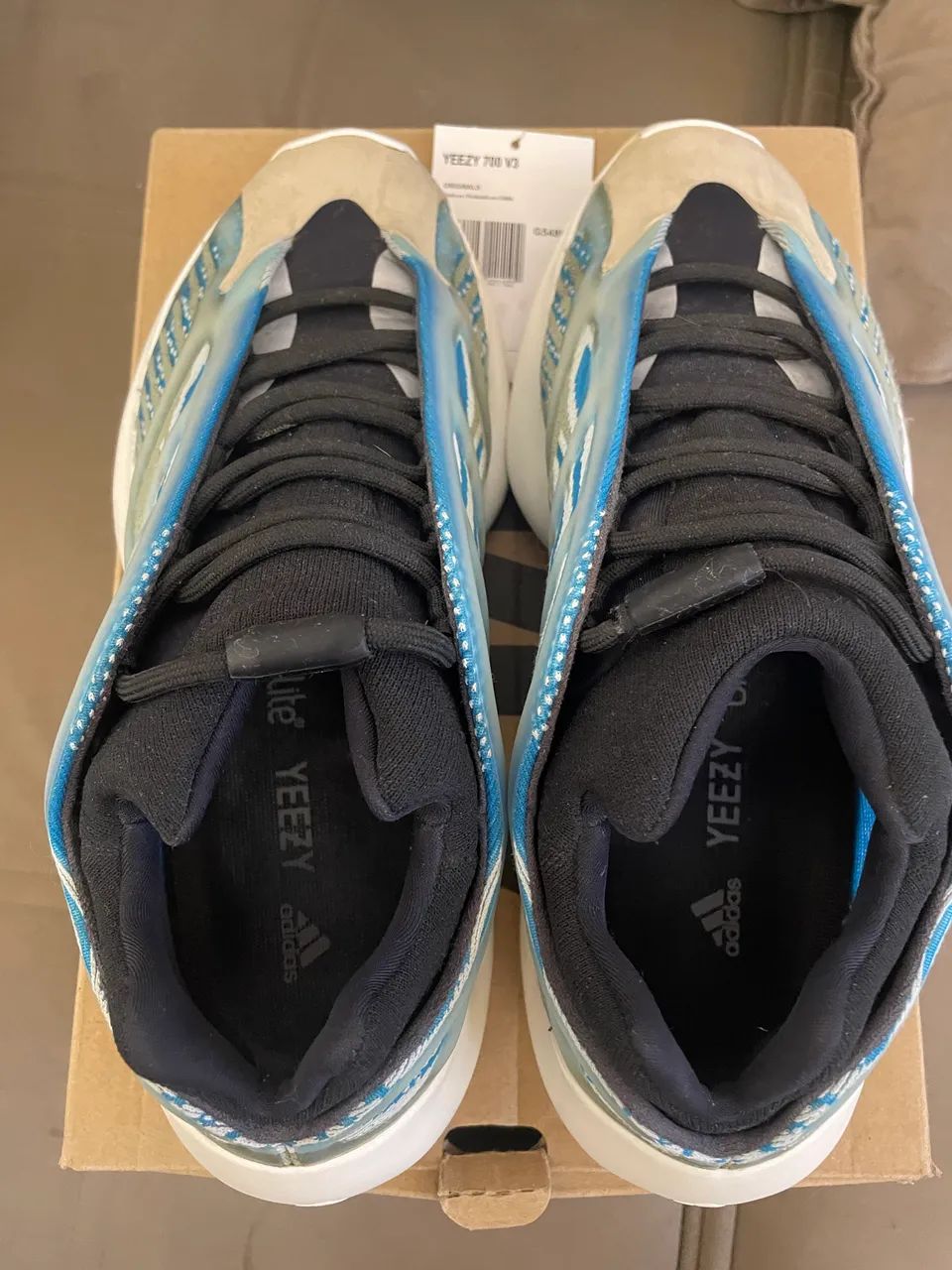 Tênis Yeezy 700 v3 - Foto 5