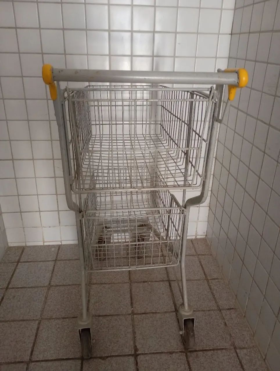 Carrinho de feira ideal pra prédio pegar coisas do carro - Foto 3