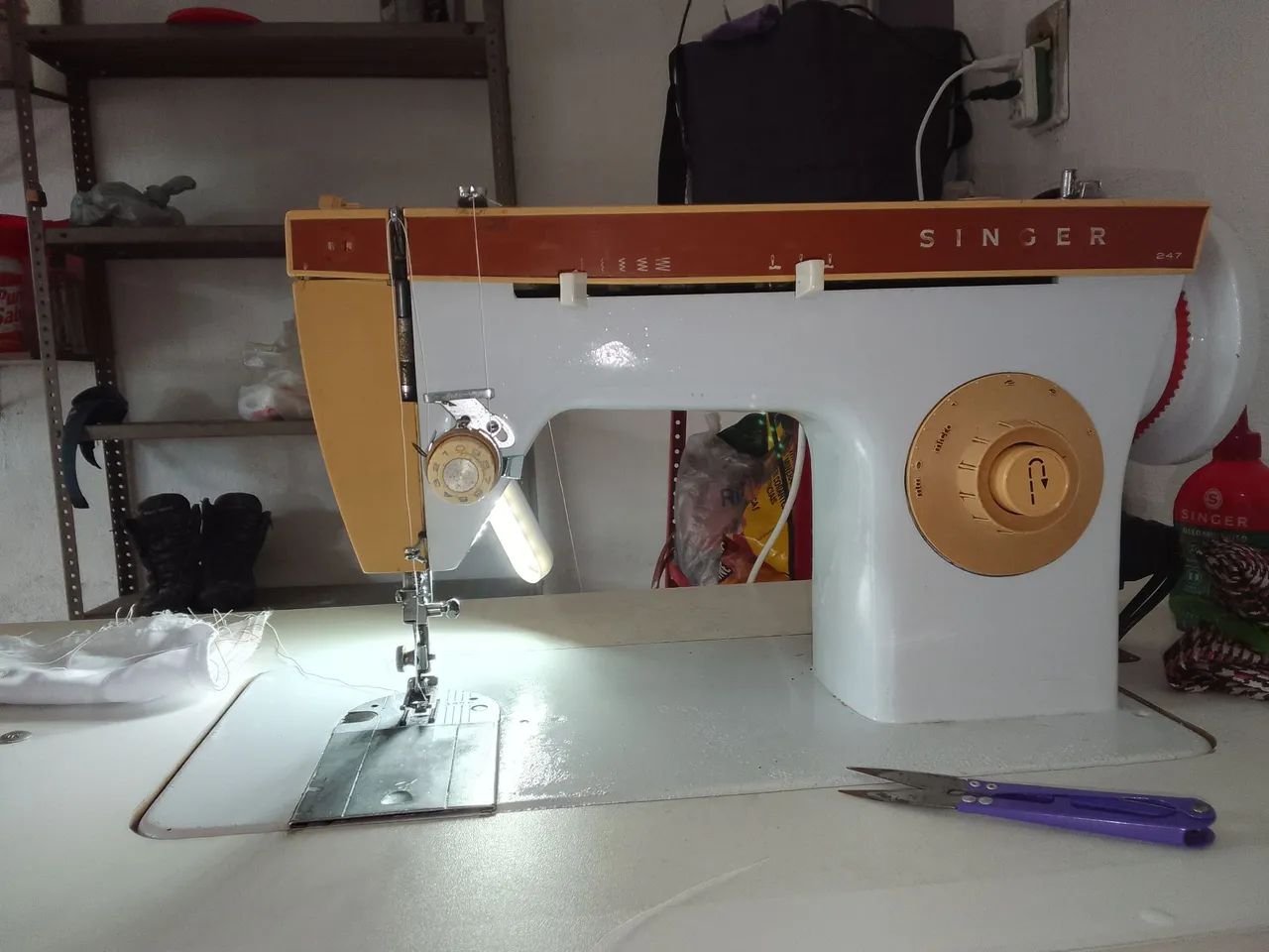 Máquina Singer  - Foto 3