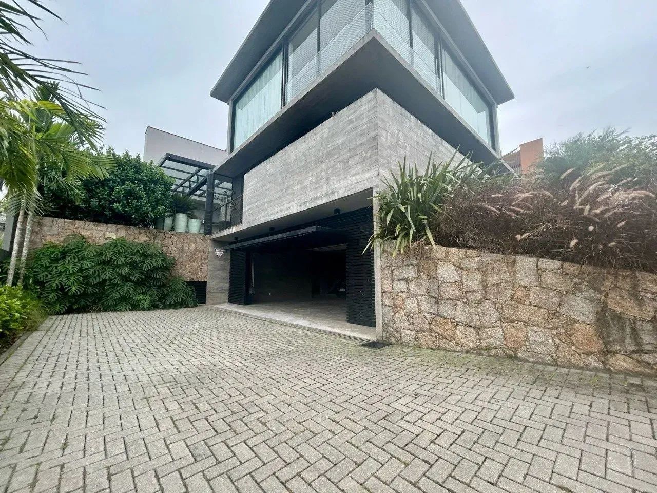 Imóvel para venda possui 560 metros quadrados com 6 quartos em Cacupé - Florianópolis - SC - Foto 3