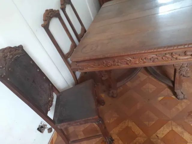 Mesa e cadeiras vintage de madeira maciça - Foto 4