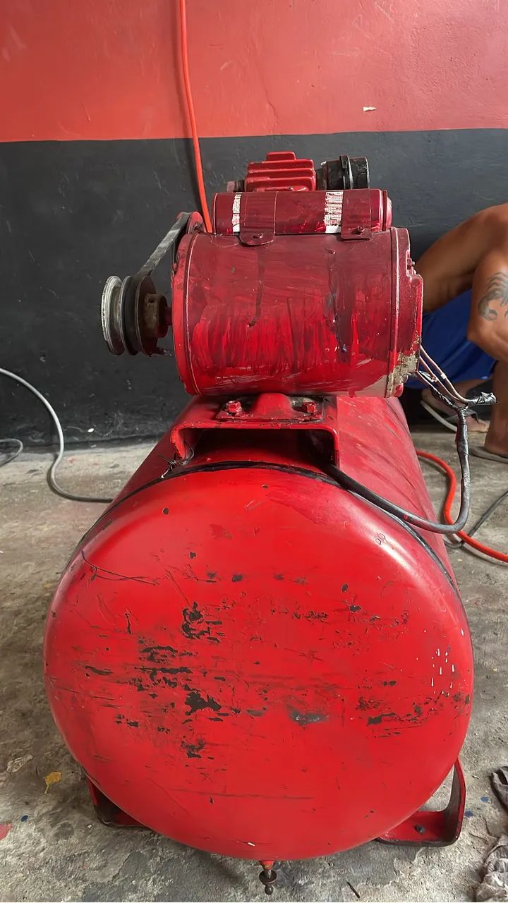 Compressor de Ar 100 Litros Profissional a Pistão (2 Pistões em V)