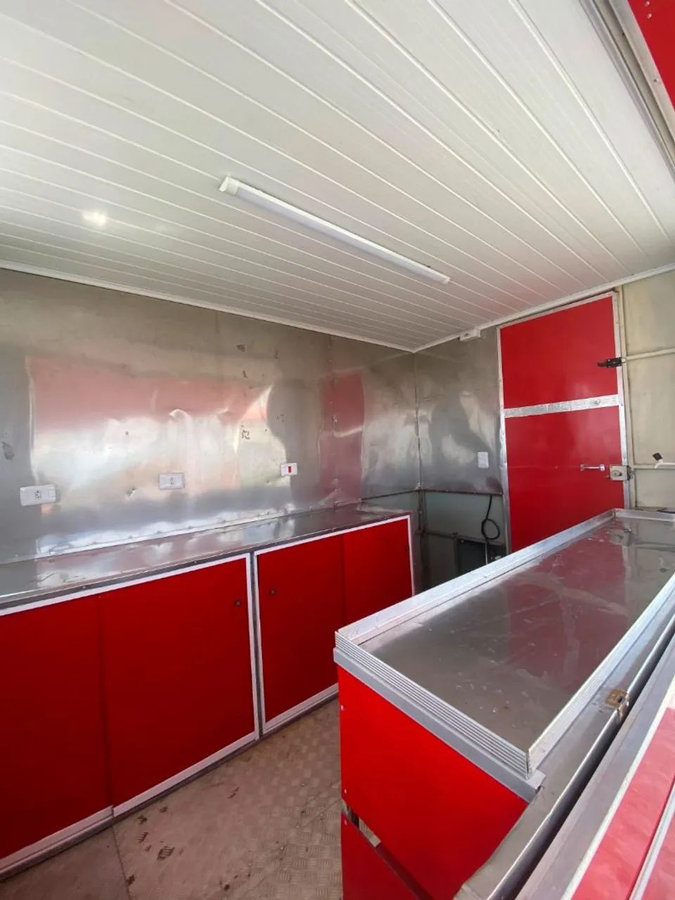 Oportunidade imperdível!! Trailer food truck disponível para locação!! Entre em contato!! - Foto 4