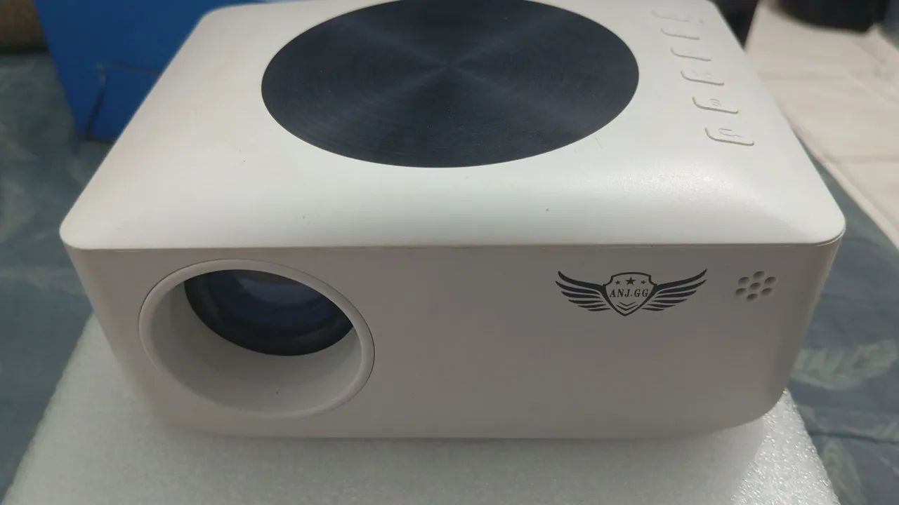 Projetor 3000 lumens bivolt