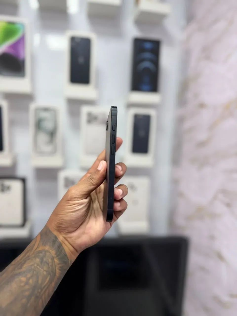 IPHONE 16e 256GB PRETO<br>R$ 3.499,00 TOP - Foto 5