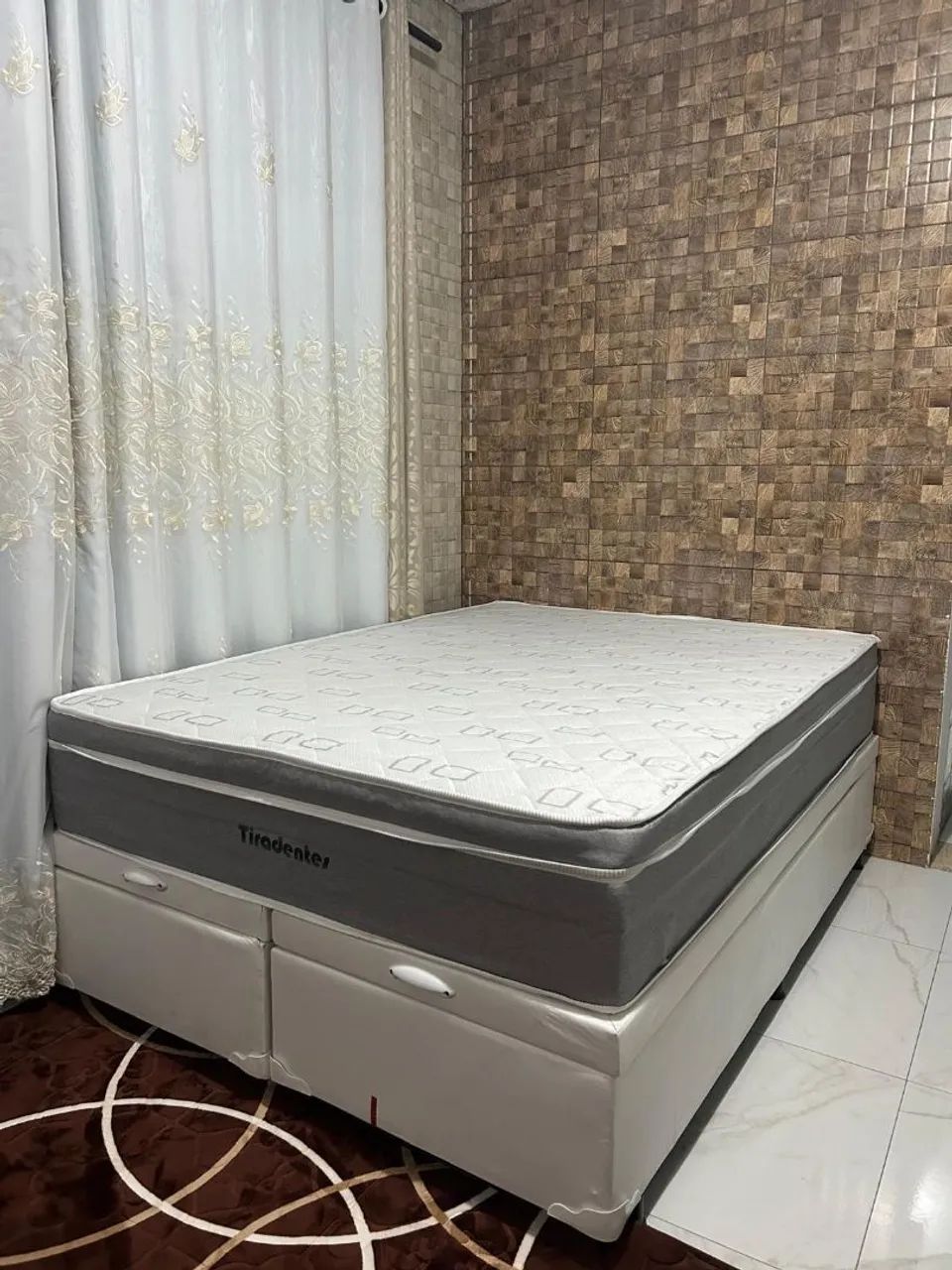 Vendo Cama box com baú. - Foto 3