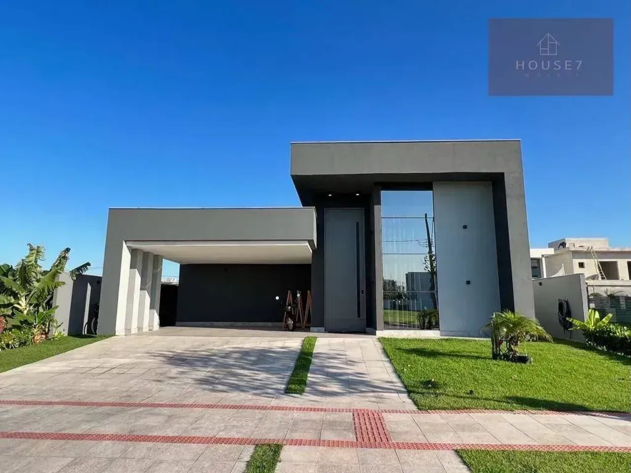 Casa linear 3 suítes no condomínio Alphaville Jacuhy