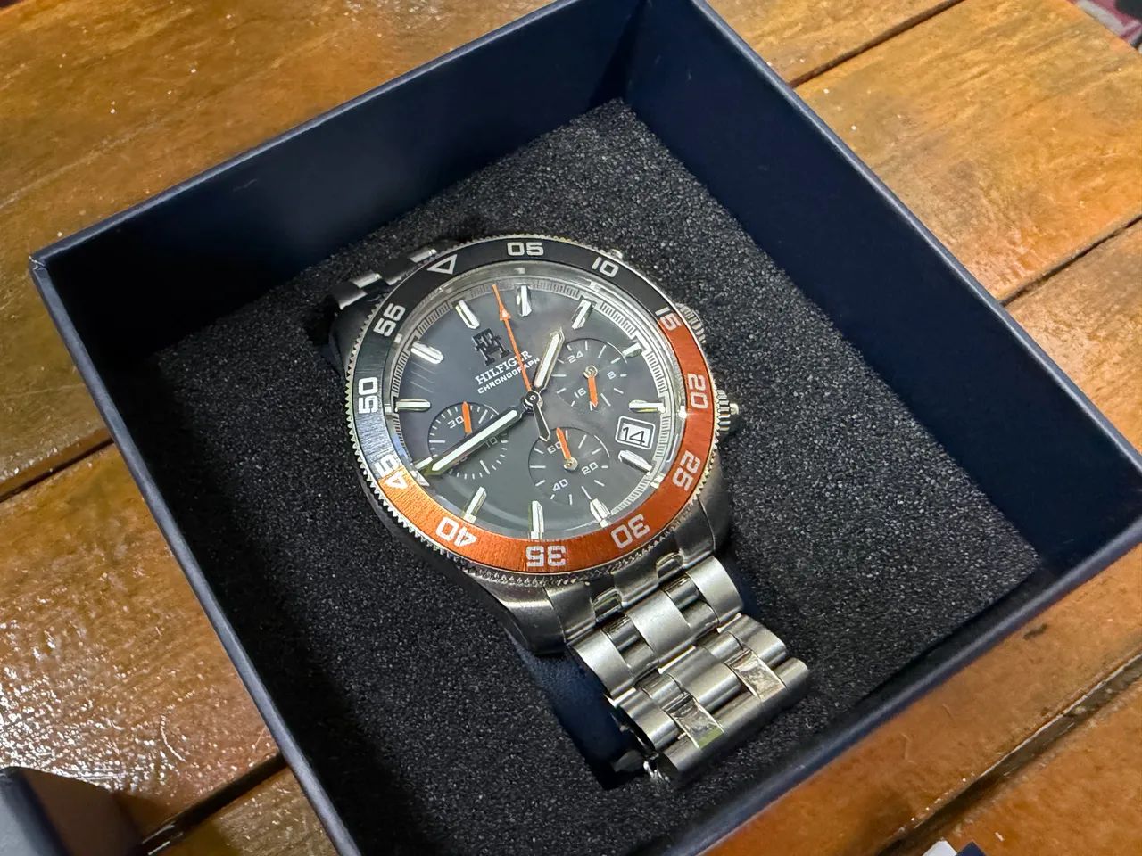 Relógio Tommy Hilfiger prateado ( NUNCA USADO )  - Foto 3