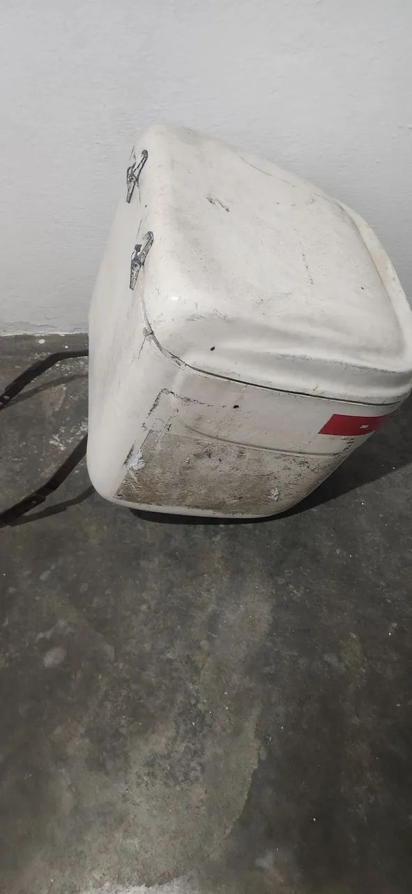 Baú com base