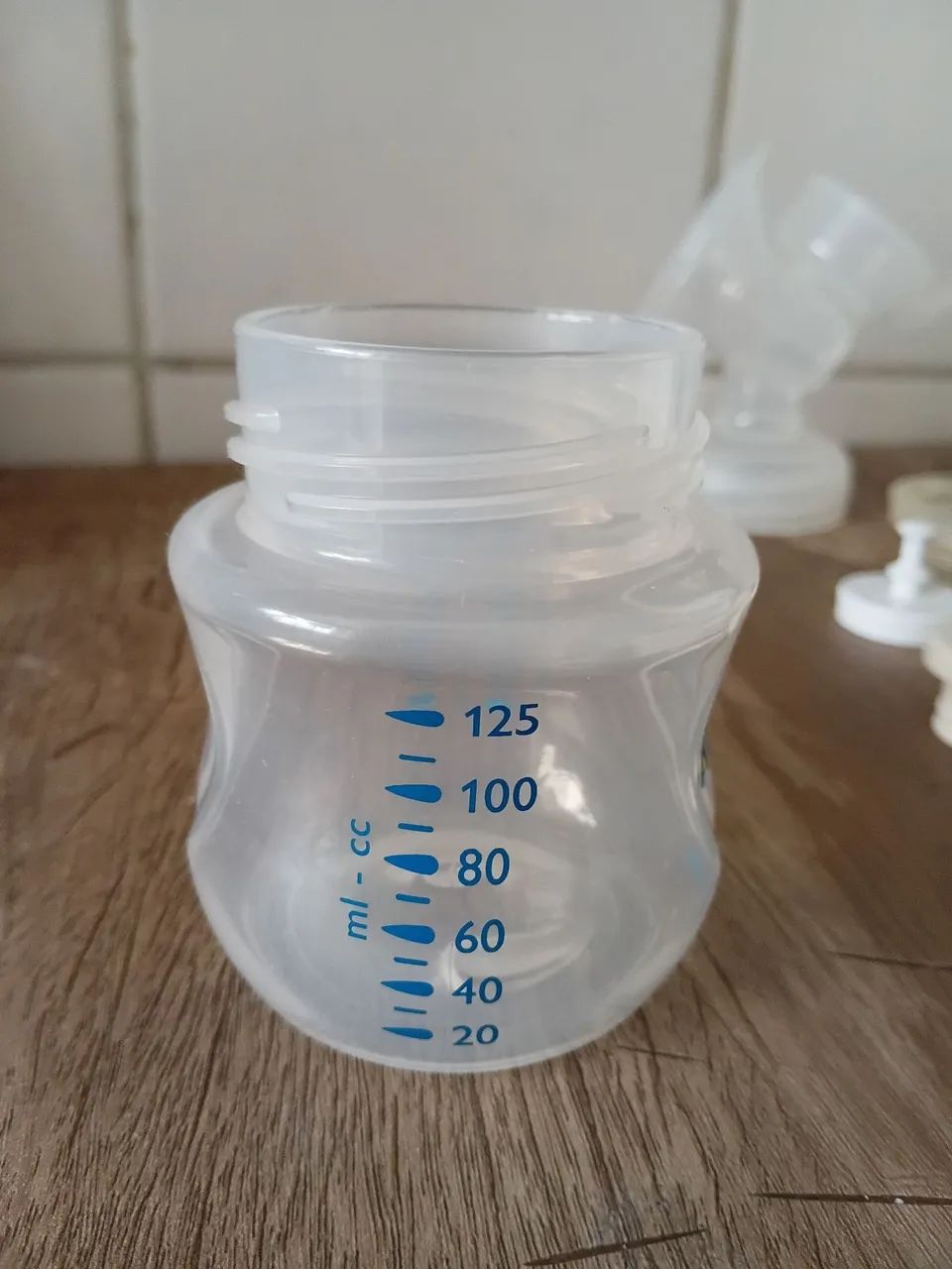 extrator de leite manual philips avent com frasco - Foto 4