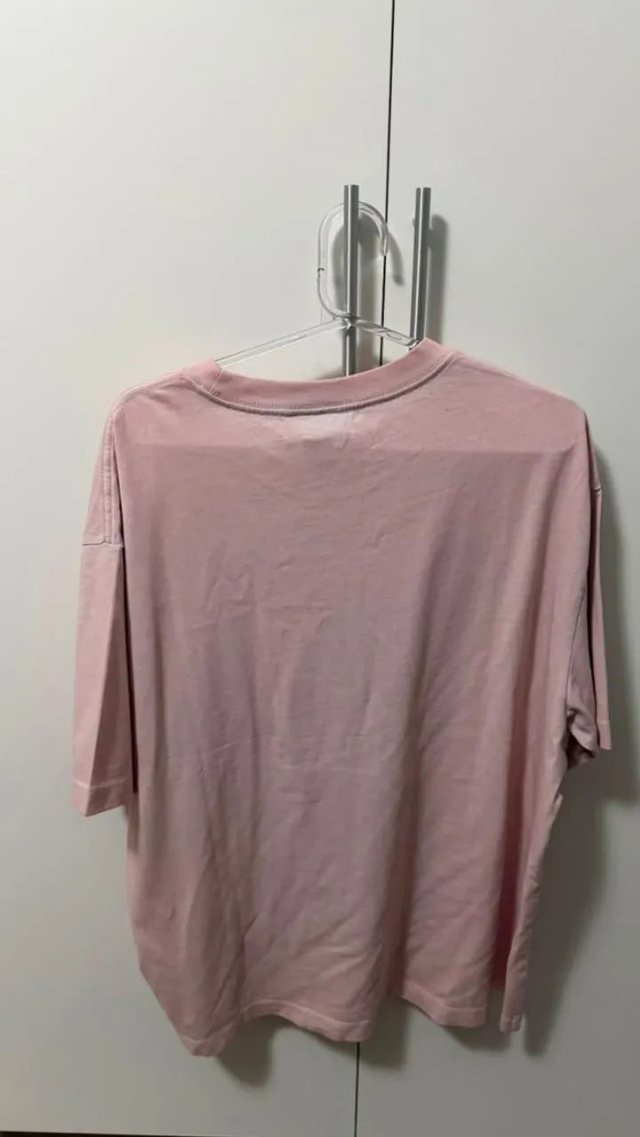 Camiseta Calvin Klein Original Over size - Foto 2