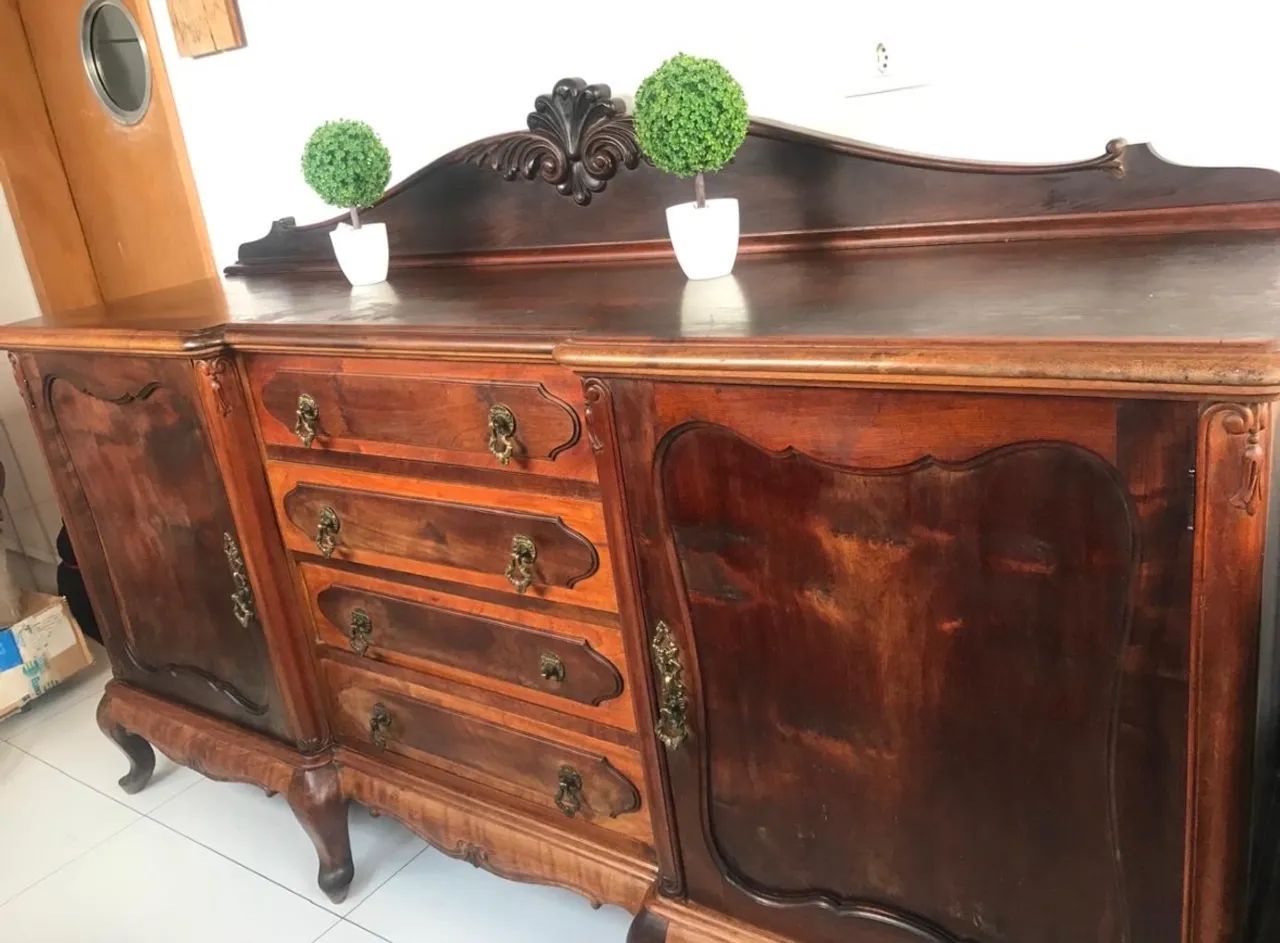 Buffet Colonial Antigo em Madeira Maciça - Peça de Época