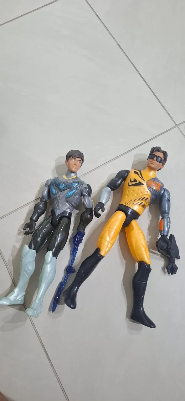 Kit bonecos acionar figure marvel, max Steel. - Foto 3