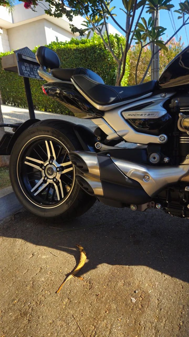 TRIUMPH ROCKET 3 GT 2500cc 2023 - Foto 5