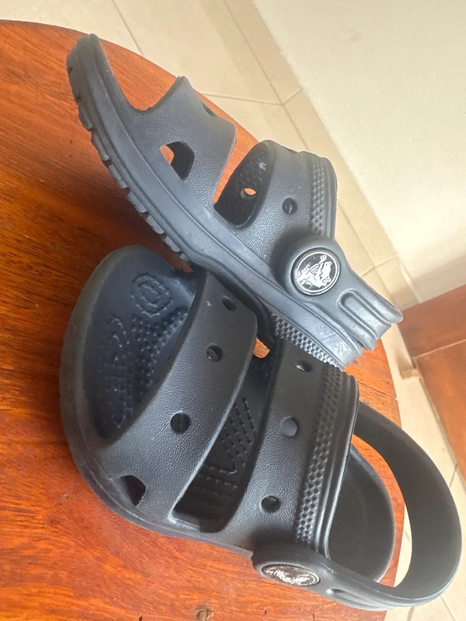Crocs azul marinho C7 - Foto 3