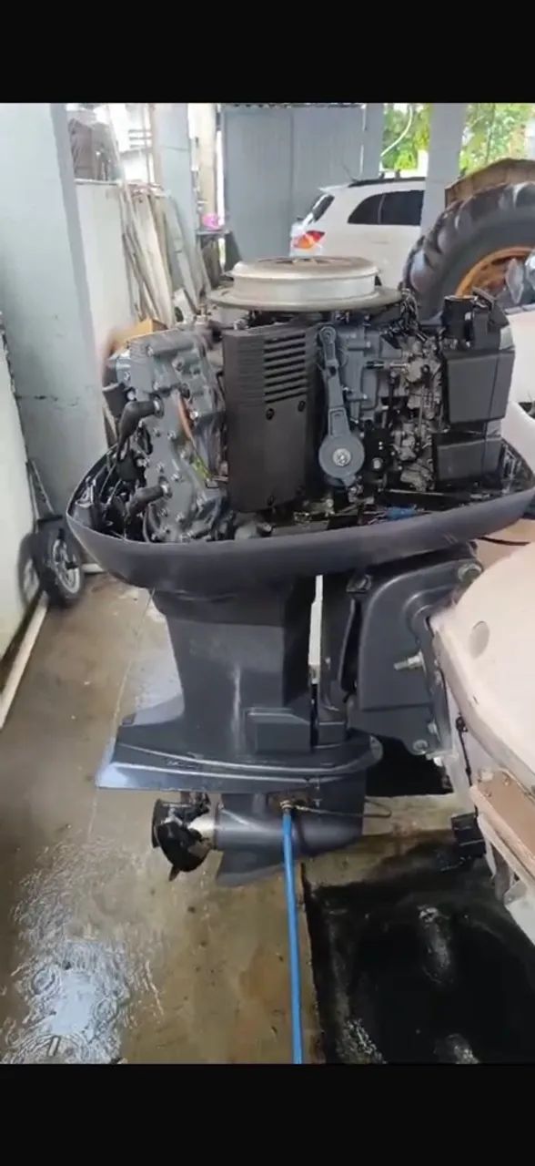 Motor Yamaha 115hp 2 tempos - V4 - Foto 2