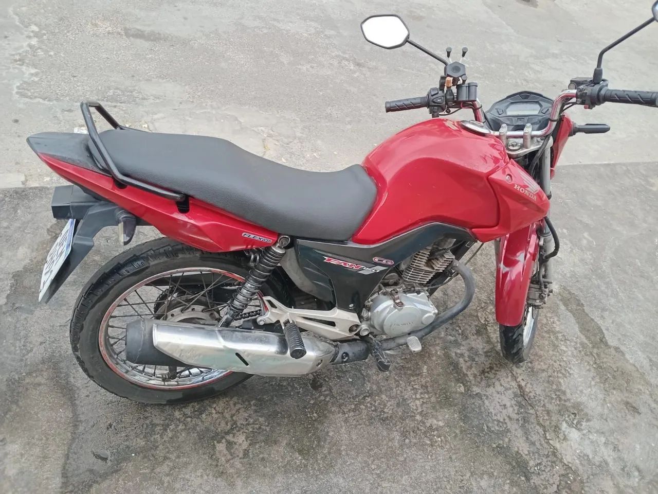 Vende-se cg fan 150 2014