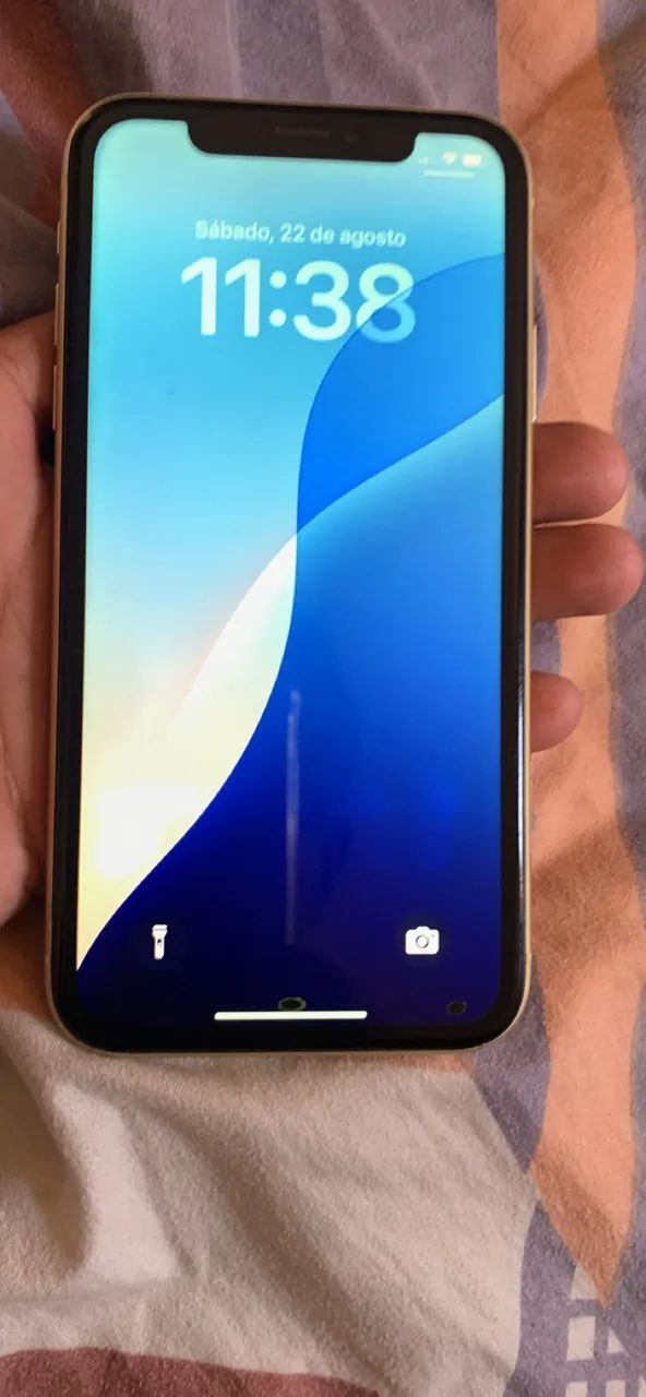 Vendo iPhone XR original 128 gb com caixa e acompanha cabo  - Foto 2