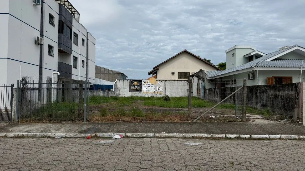 Terreno a venda na praia de Canasvieiras
