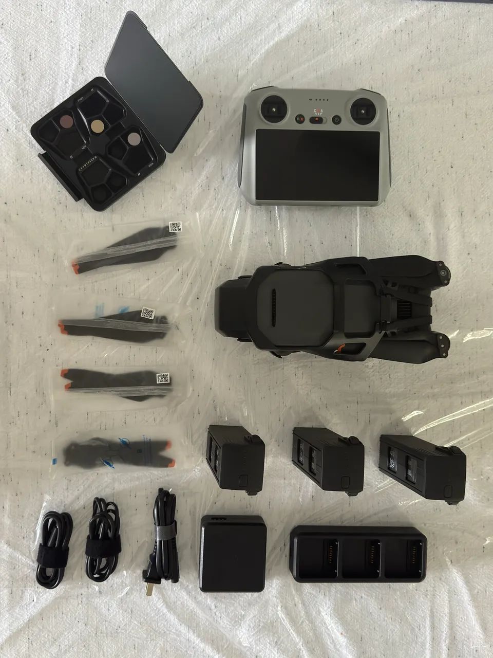 DJI Mavic 3 Pro Combo Fly More - Foto 4